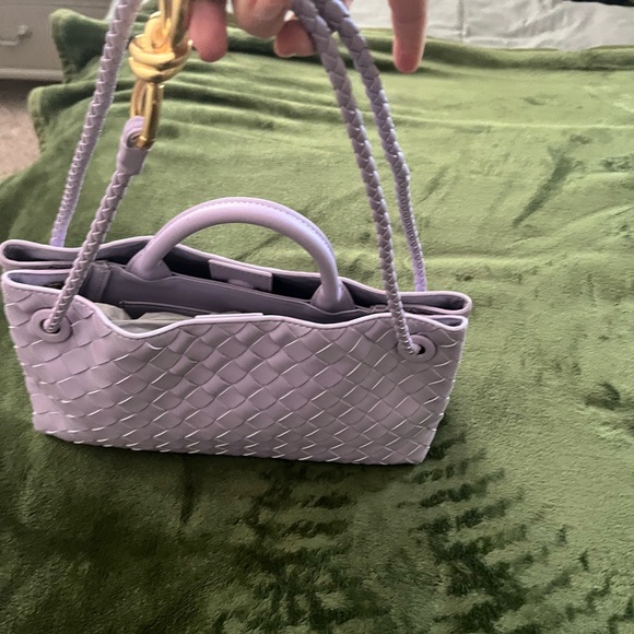 Bottega Veneta inspired  Woven Handbag in light purple with Gold Accent - Picture 10 of 12